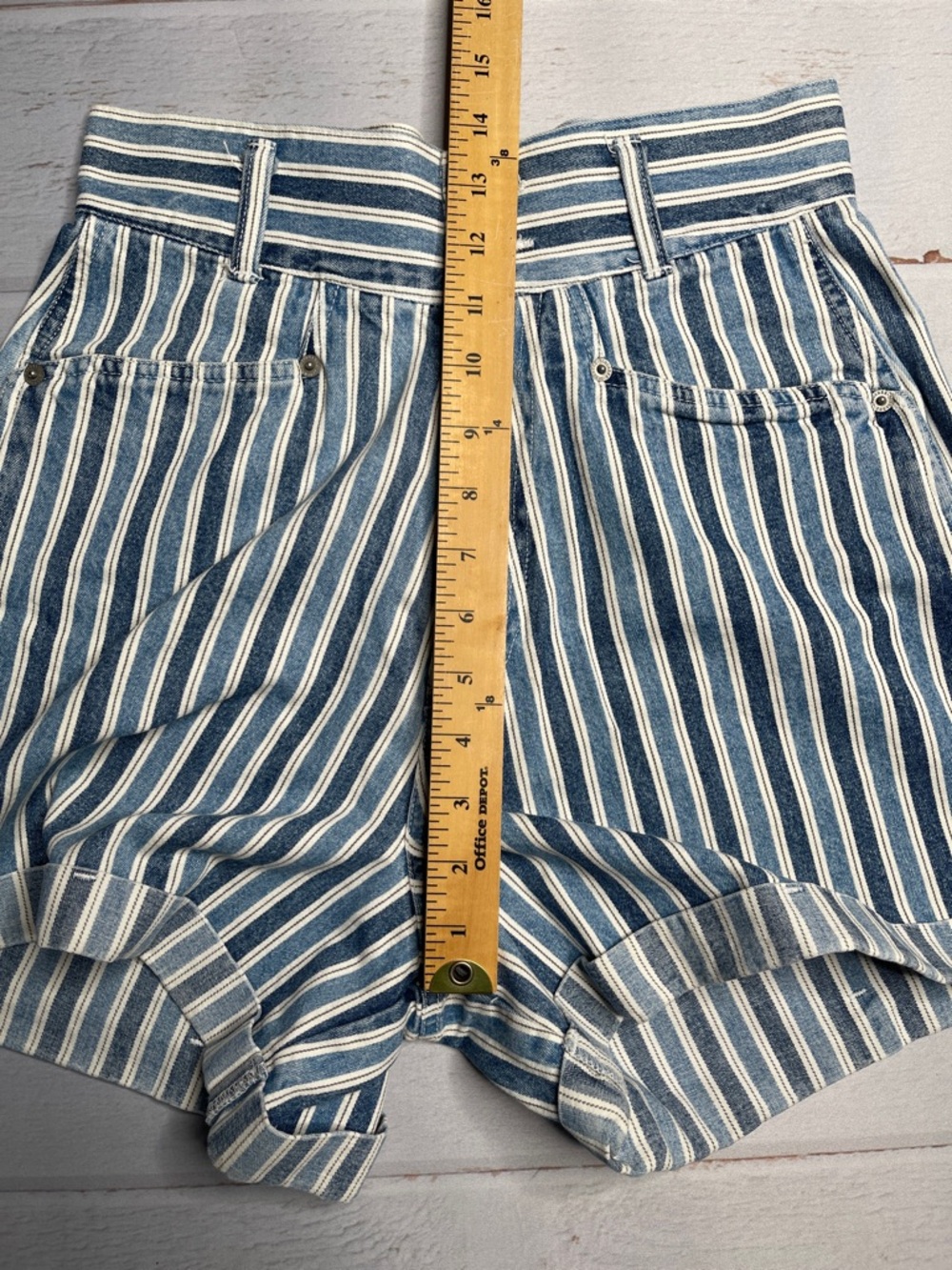 Vintage Lee Jean Shorts 26 Stripes Blue High Waist Cuffed Hem 90s Mom Dungarees - Picture 3 of 9
